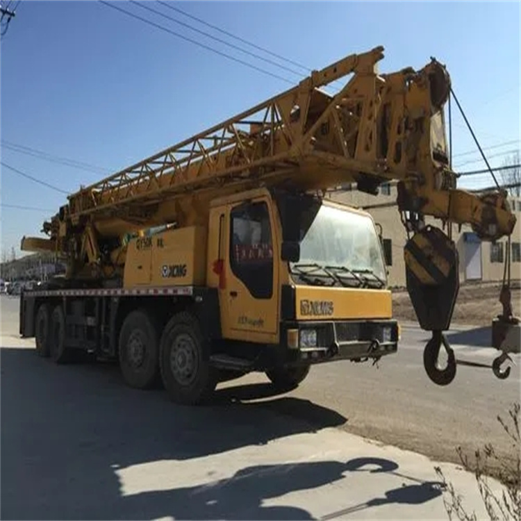 河东吊车吊挖机吊哪里比较安全